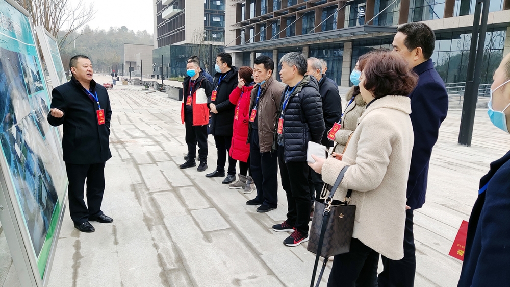 自貢市第十七屆人大代表自流井區(qū)代表團(tuán)視察公司在建項目