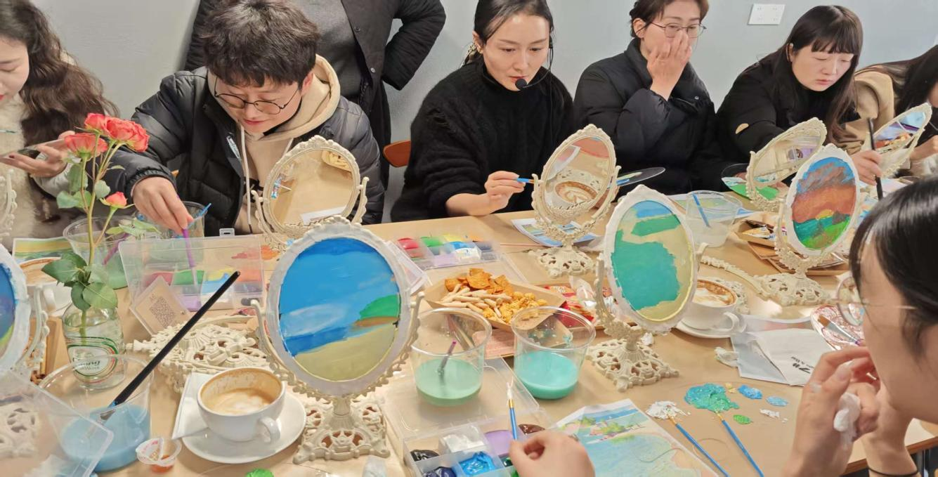 川南咨詢 | “繪夢綻芳華，療愈繪時光”公司工會組織開展慶祝“三八”婦女節(jié)活動